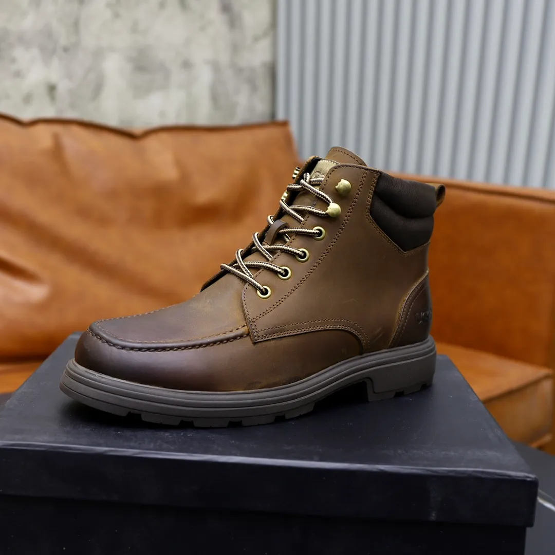 Ex-factory price: 640 thick wool imported from Australia Brand: UGG genuine purchasing agent Size: 39–44 Grade: Official website 1:1 Material: First-layer genuine leather waterproof and anti-freeze upper Real wool lining Original non-slip wear-resistant lightweight soft outsole Style category: Men's casual shoes Trendy style Comfortable on the feet Color: Real picture color
